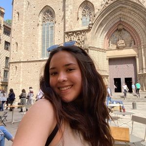 Meet your Posher, Lorena